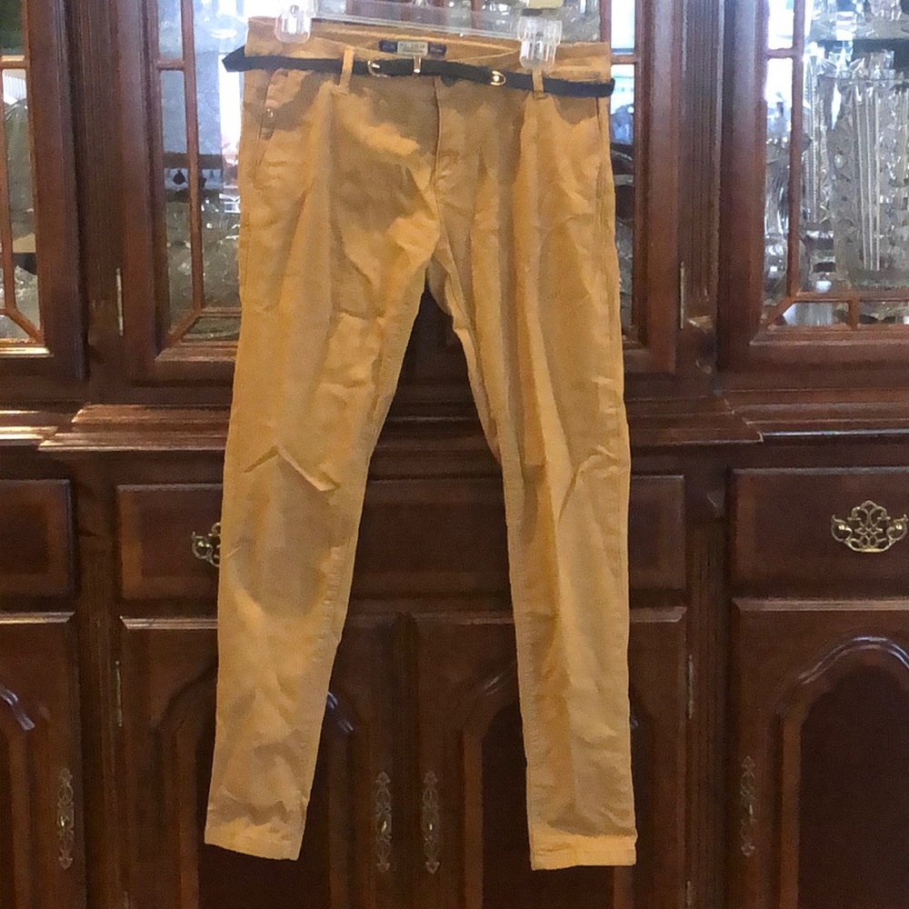 Yellow pants/trousers
